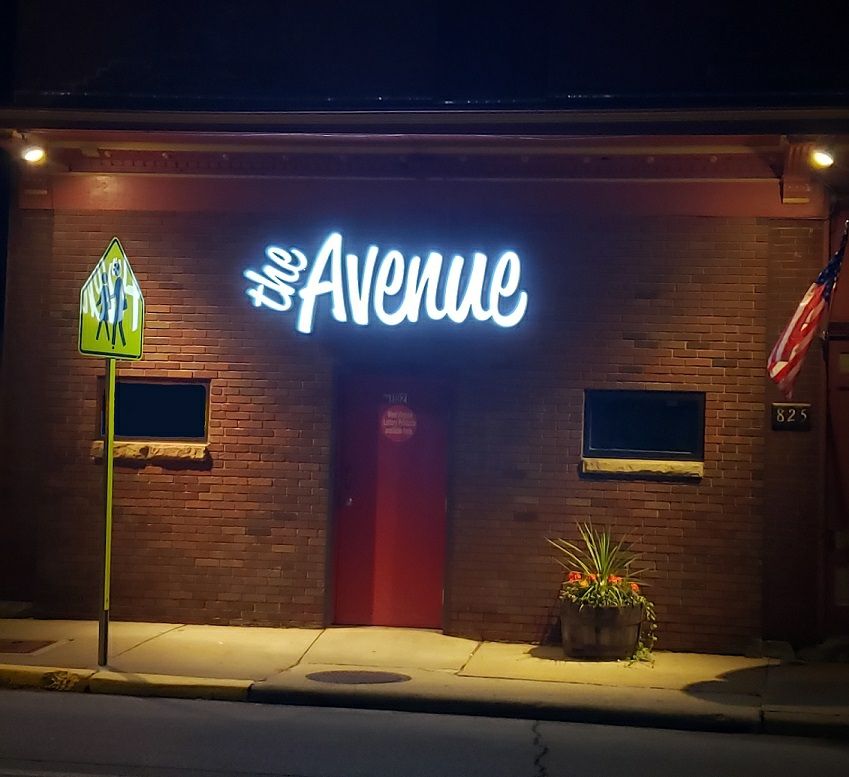 The Avenue Bar & Grill