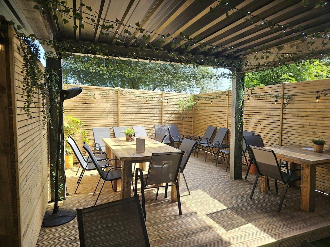 Symposium Bar + Kitchen