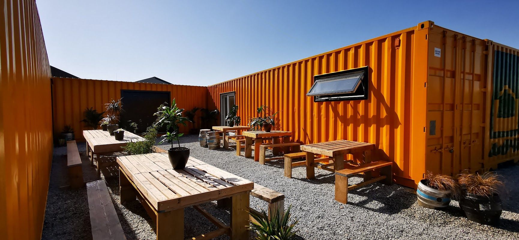 Lowlands Taproom / Bluntrock Taproom