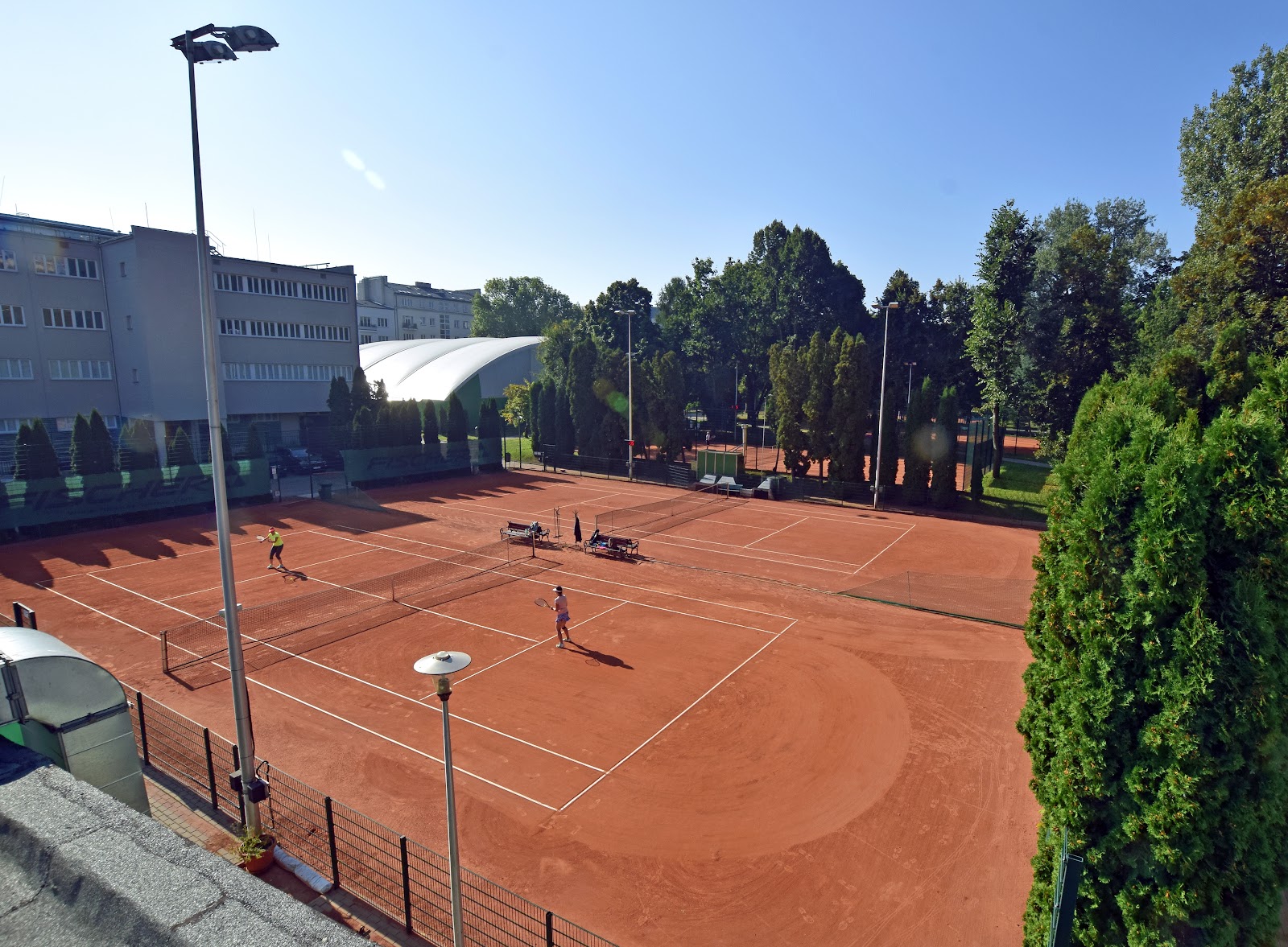 ul. Solec 71 (pokaż na mapie)